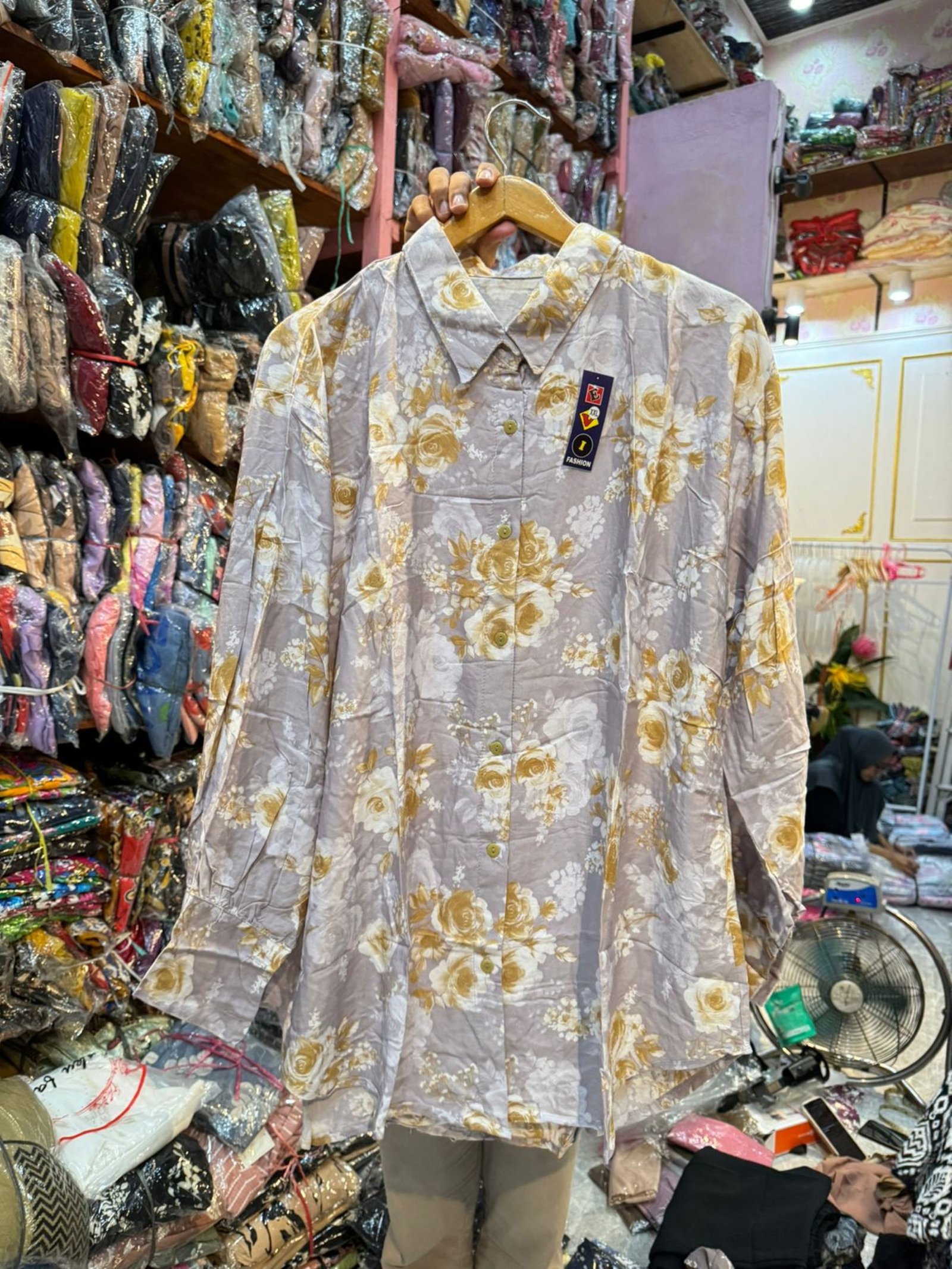 Kemeja Bunga