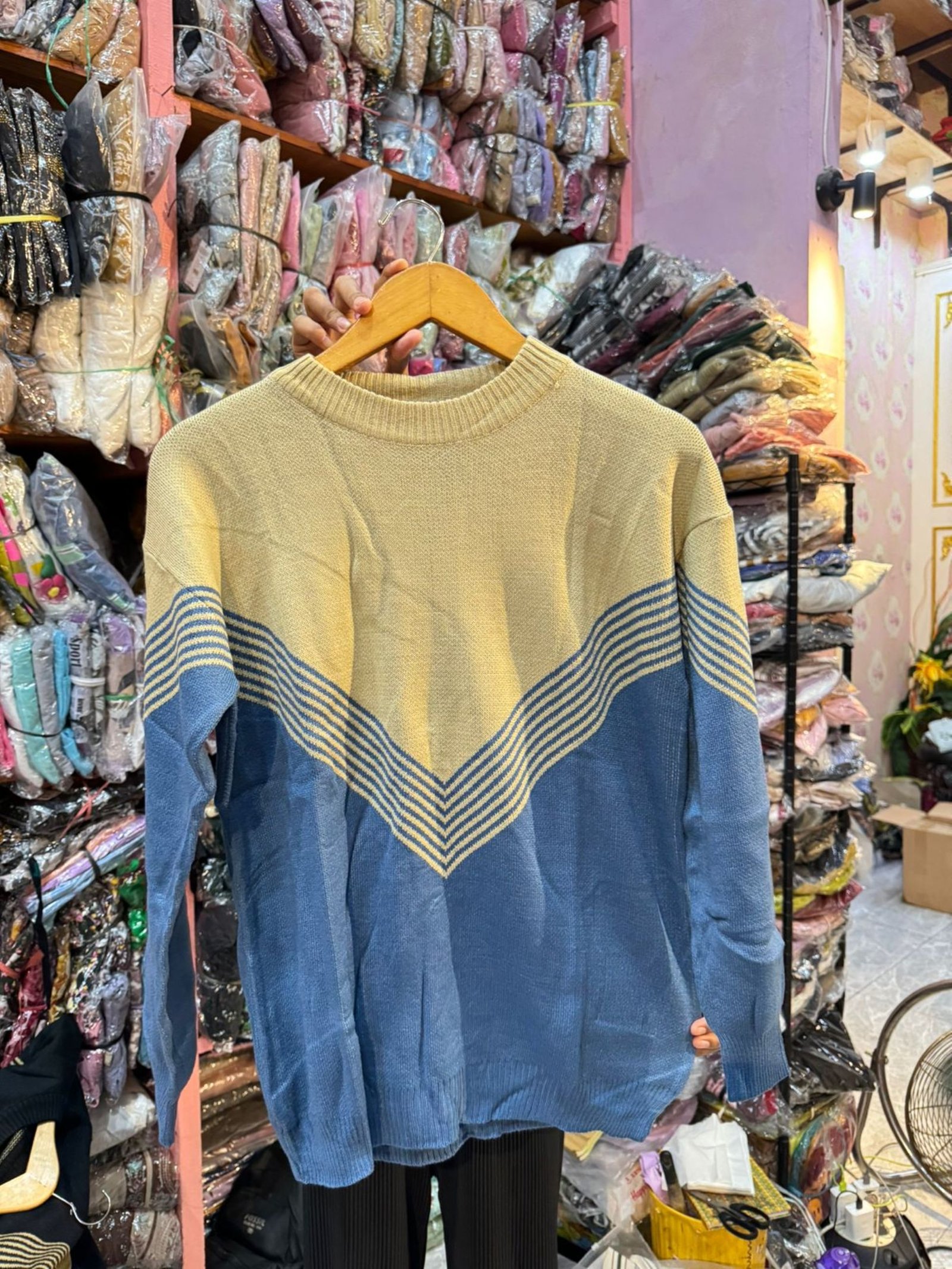 SWEATER